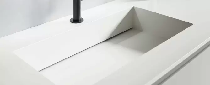 Becken mit Schlitzablauf Ablaufrinne SolidTek wie Corian Verdeckter Ablauf