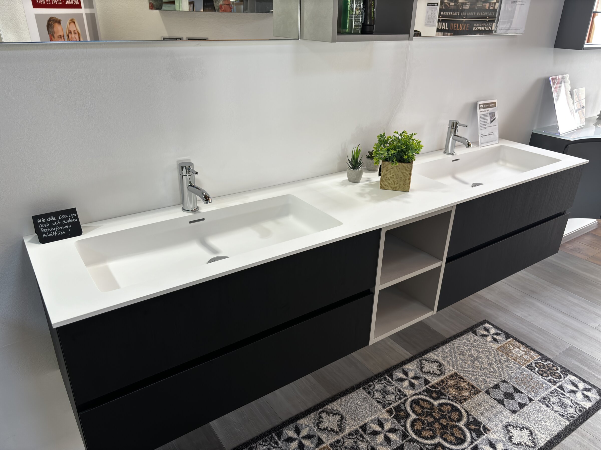 Outlet-Aktionsware Koje 5: Doppelwaschtisch 216 cm mit Unterbau und Spiegel-Kombination 22 Wunderbare Doppel-Waschtisch-Kombination mit 2 Bereichen, sofort abholbar zum stark reduzierten Preis in Bäderstudio Ludwigsburg