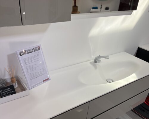 Abverkauf Koje 4 Waschtisch Corian mit Unterschrank